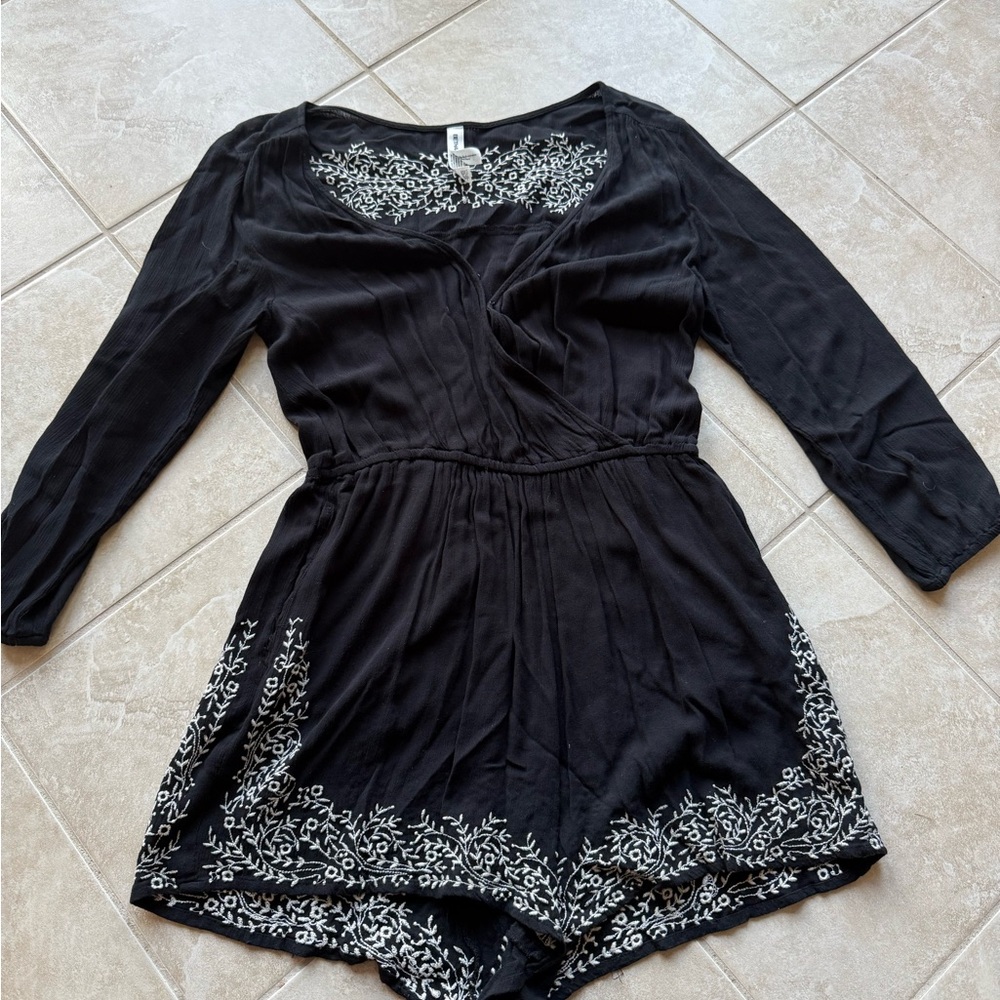 Black Long Sleeve Romper with White Embroidery
